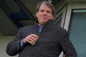 记者：切尔西认为阿布被制裁产生不利影响，仍就FFP和欧足联谈判